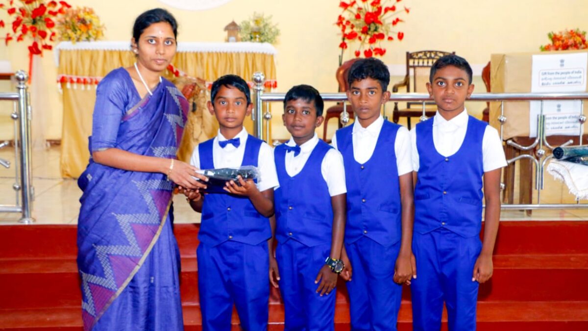 Indian High commission gives Thai Pongal festival kits  across Sri Lanka