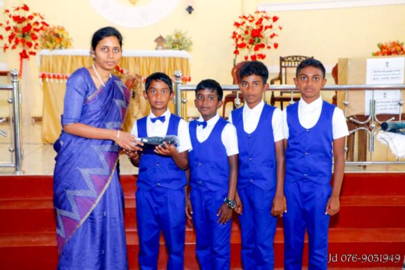 Kids getting Thai Pongal gifts