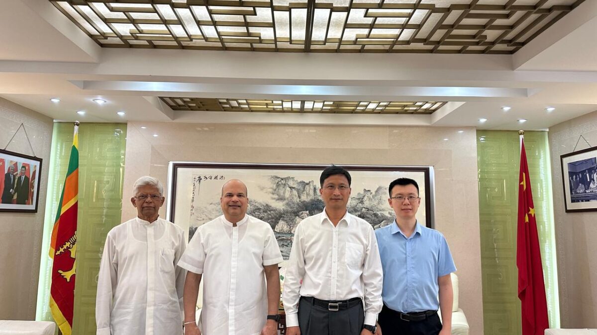 Milinda Moragoda meets Chinese Ambassador