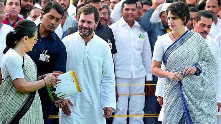 Sonia Gandhi Faces Privilege Motion Over “Poor Thing” Remark On President