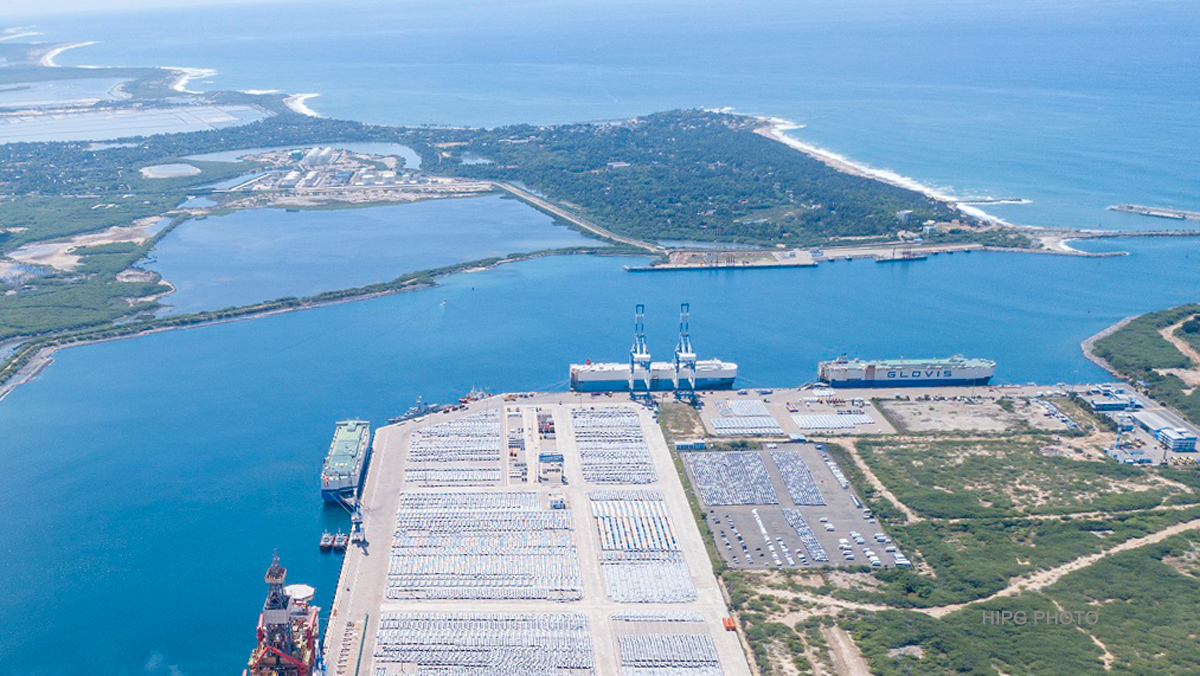 Chinese enterprises built Hambantota port with a unique public-private management model