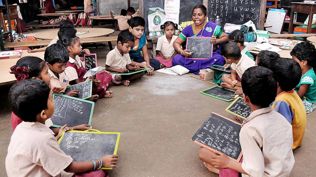 Over 90% in Hindi-belt states speak only one language, rest of India is more bilingual