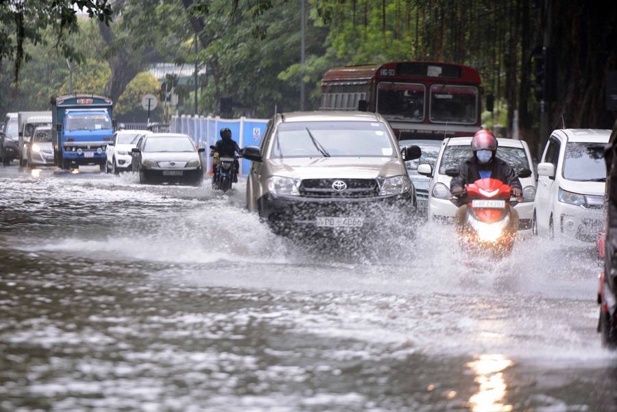 56 die and 21 missing in Sri Lanka due to heavy rains