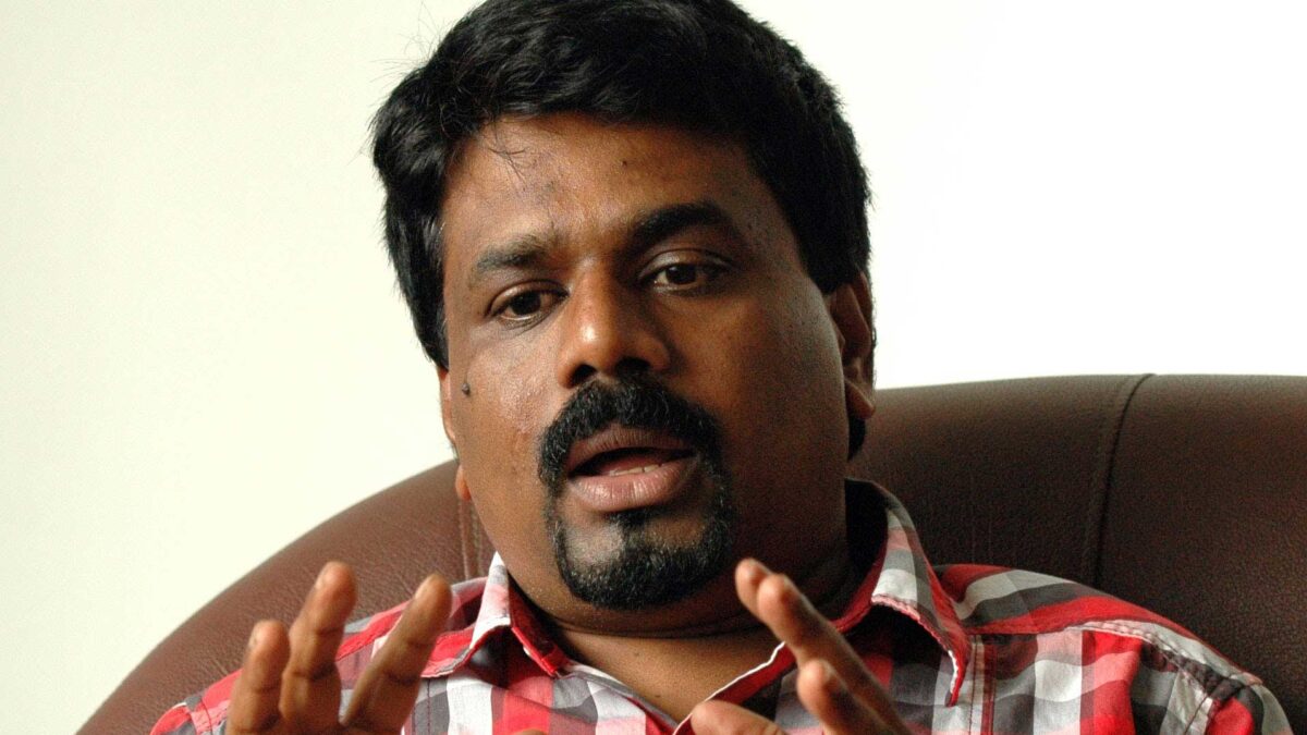 Blouquets and brickbats for Lankan leaders on cyclone relief