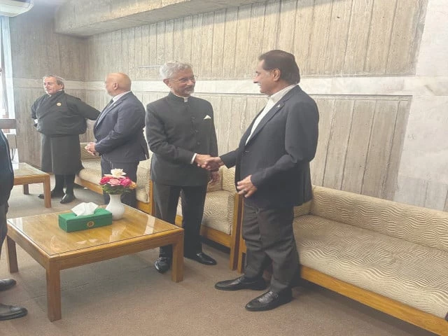 Jaishankar’s objective in initiating handshake with Ayaz Sadiq in Dhaka 