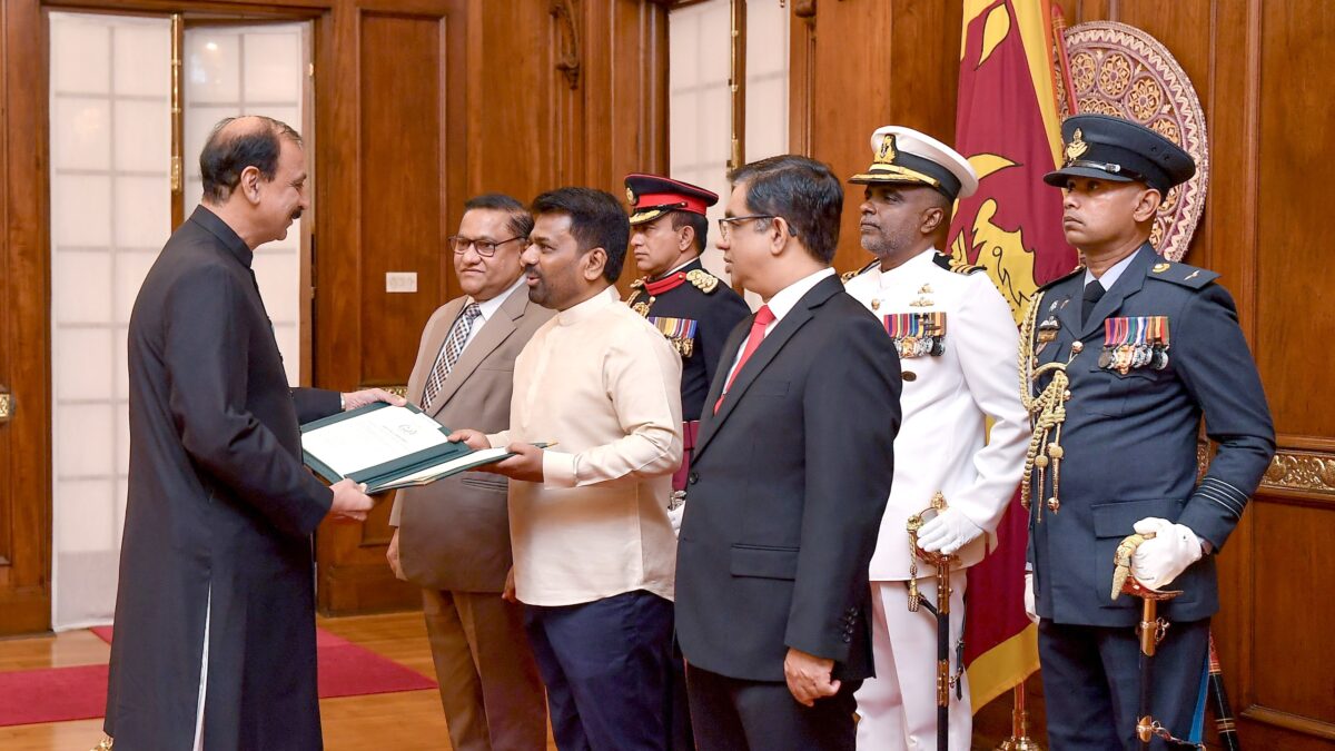 Pakistan’s new to Sri Lanka envoy presents his credentials